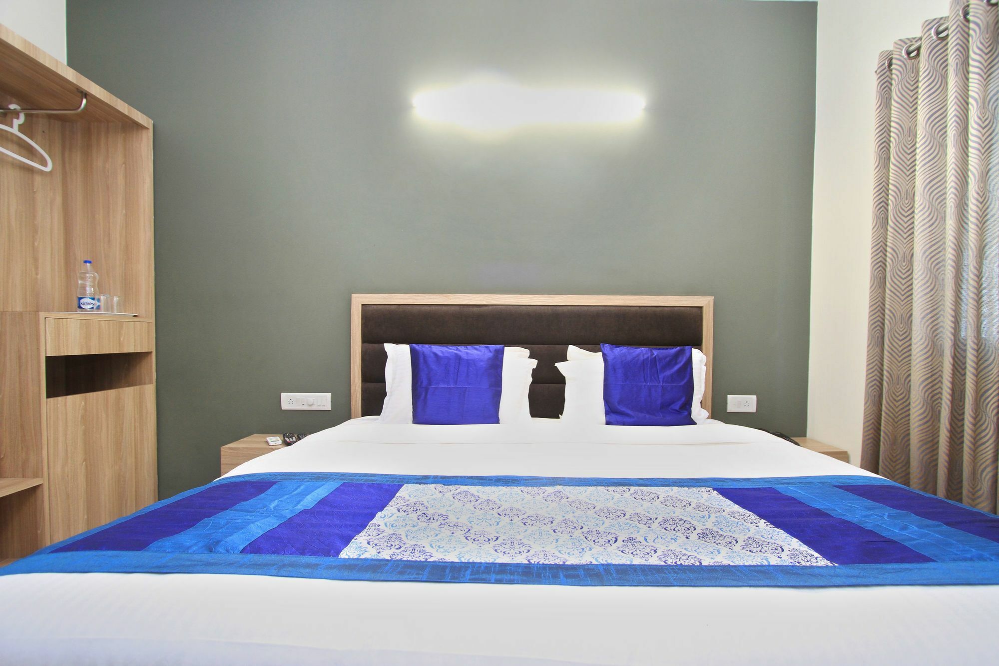 Hotel O Golden Inn Near Cubbon Park Bangalore Eksteriør billede