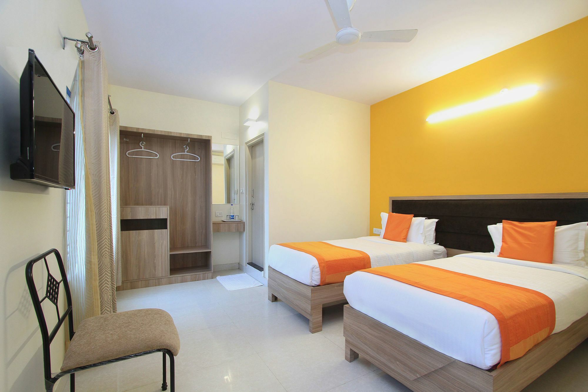 Hotel O Golden Inn Near Cubbon Park Bangalore Eksteriør billede