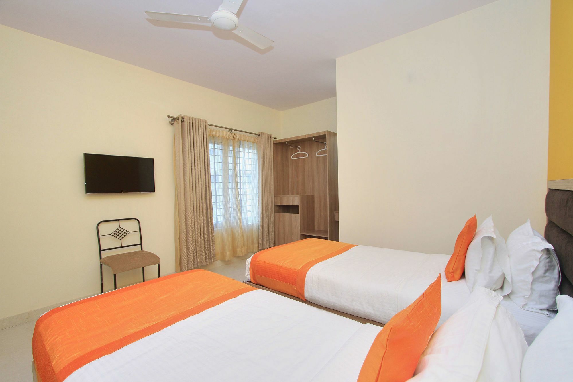 Hotel O Golden Inn Near Cubbon Park Bangalore Eksteriør billede
