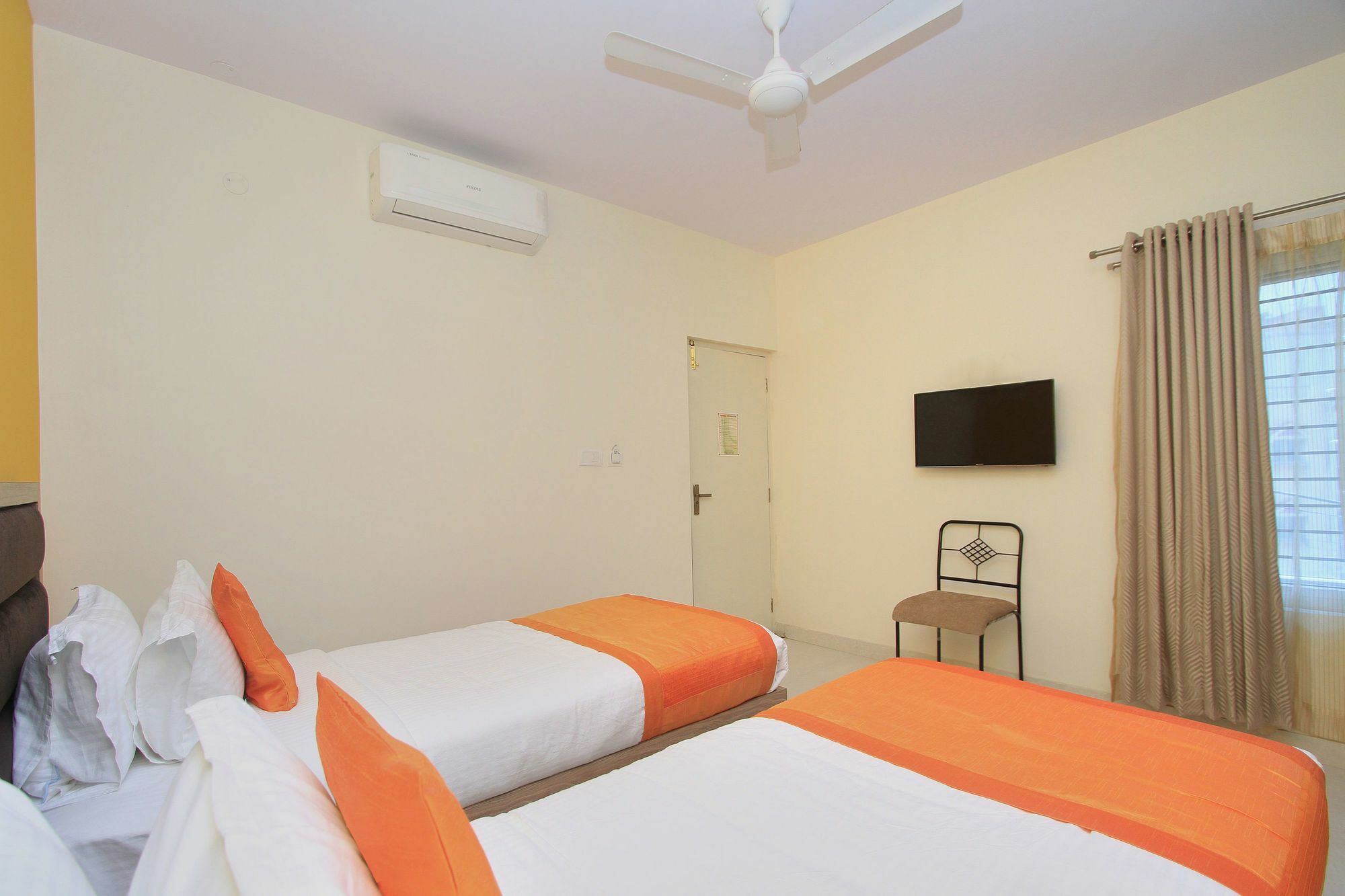 Hotel O Golden Inn Near Cubbon Park Bangalore Eksteriør billede