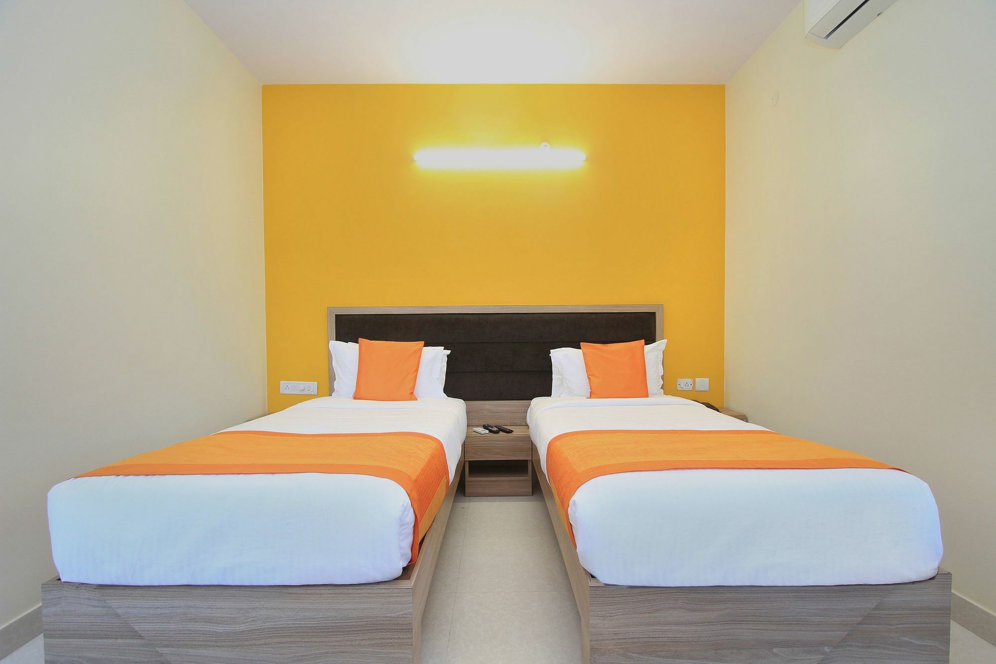 Hotel O Golden Inn Near Cubbon Park Bangalore Eksteriør billede